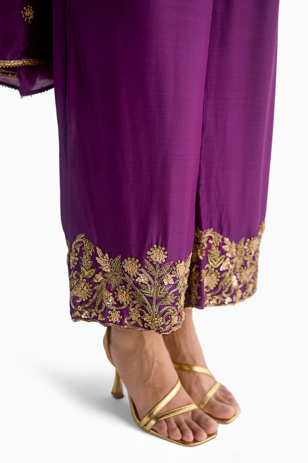 Embroidered Anti Fit Kurta Set