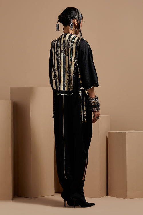 Mogra Zuri Gilet With Surmai Kaftan