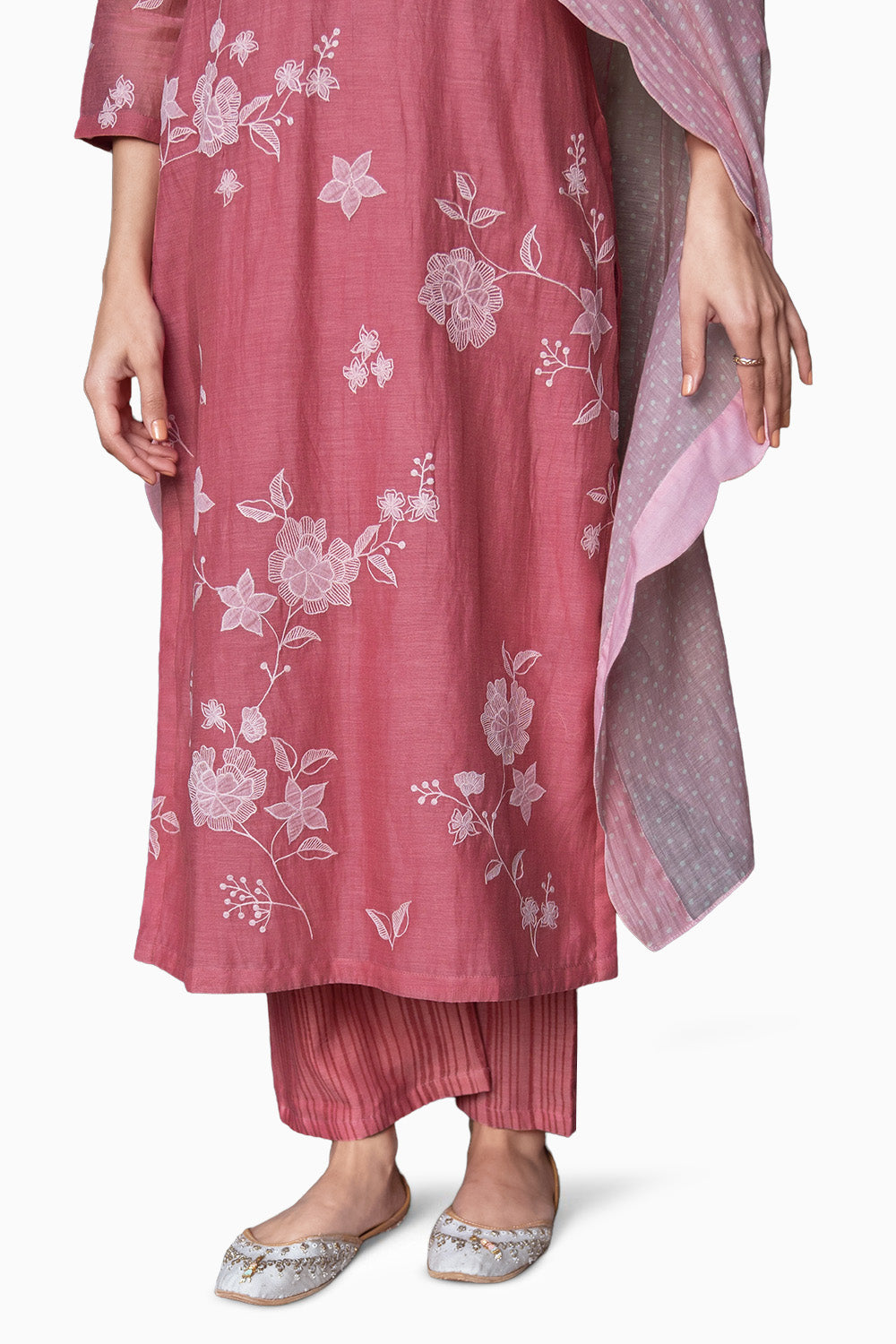 Hibiscus Thread Embroidered Kurta Set