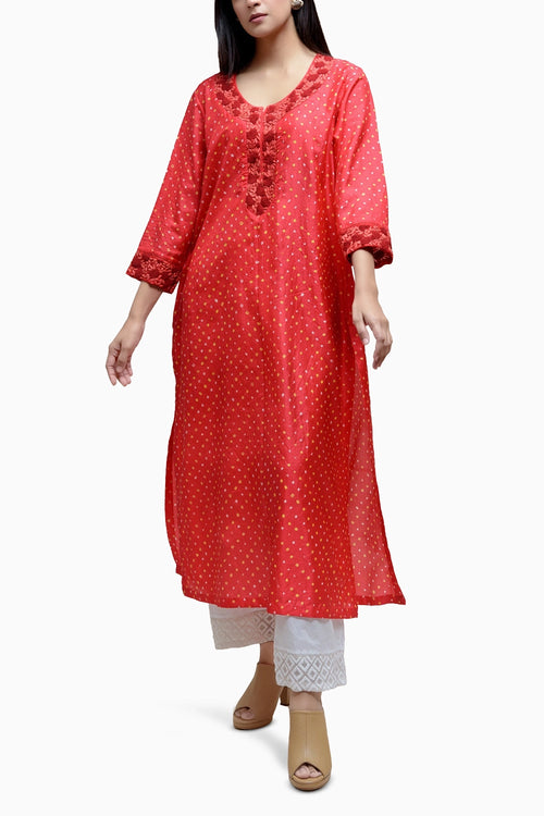 Bandhani Kurta With French Knot