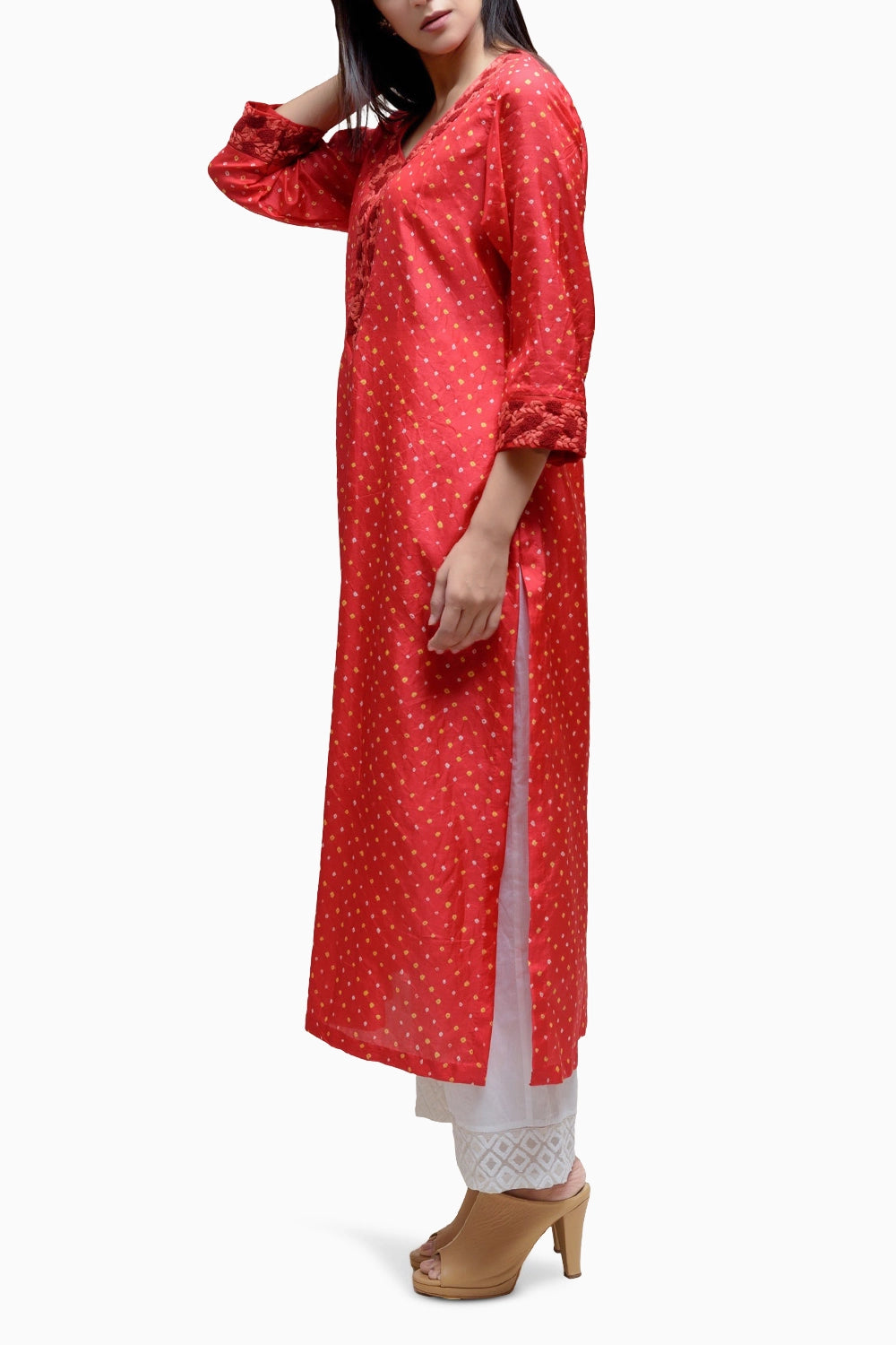 Bandhani Kurta With French Knot