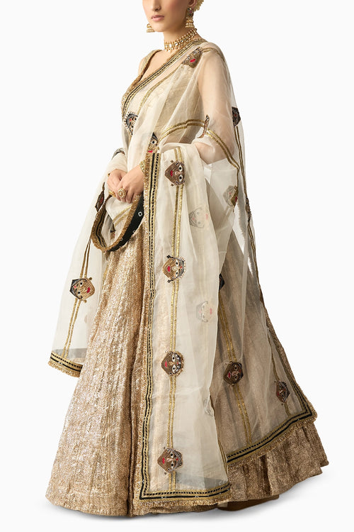 Safed Katputli Chandi Lehenga Set