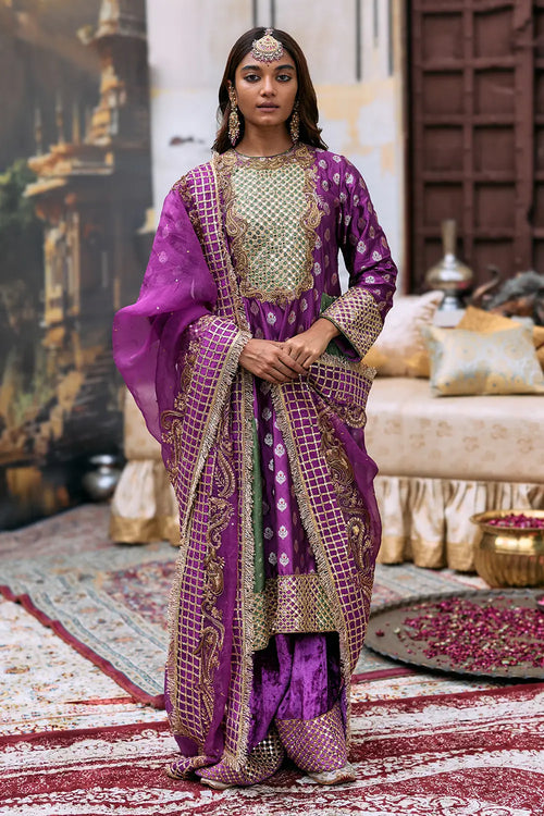 Kamandalu Suit