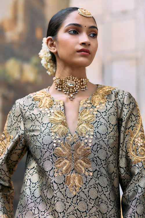 Mrinmayi Suit