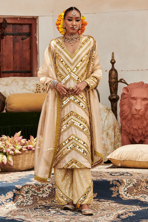 Chaand Suit