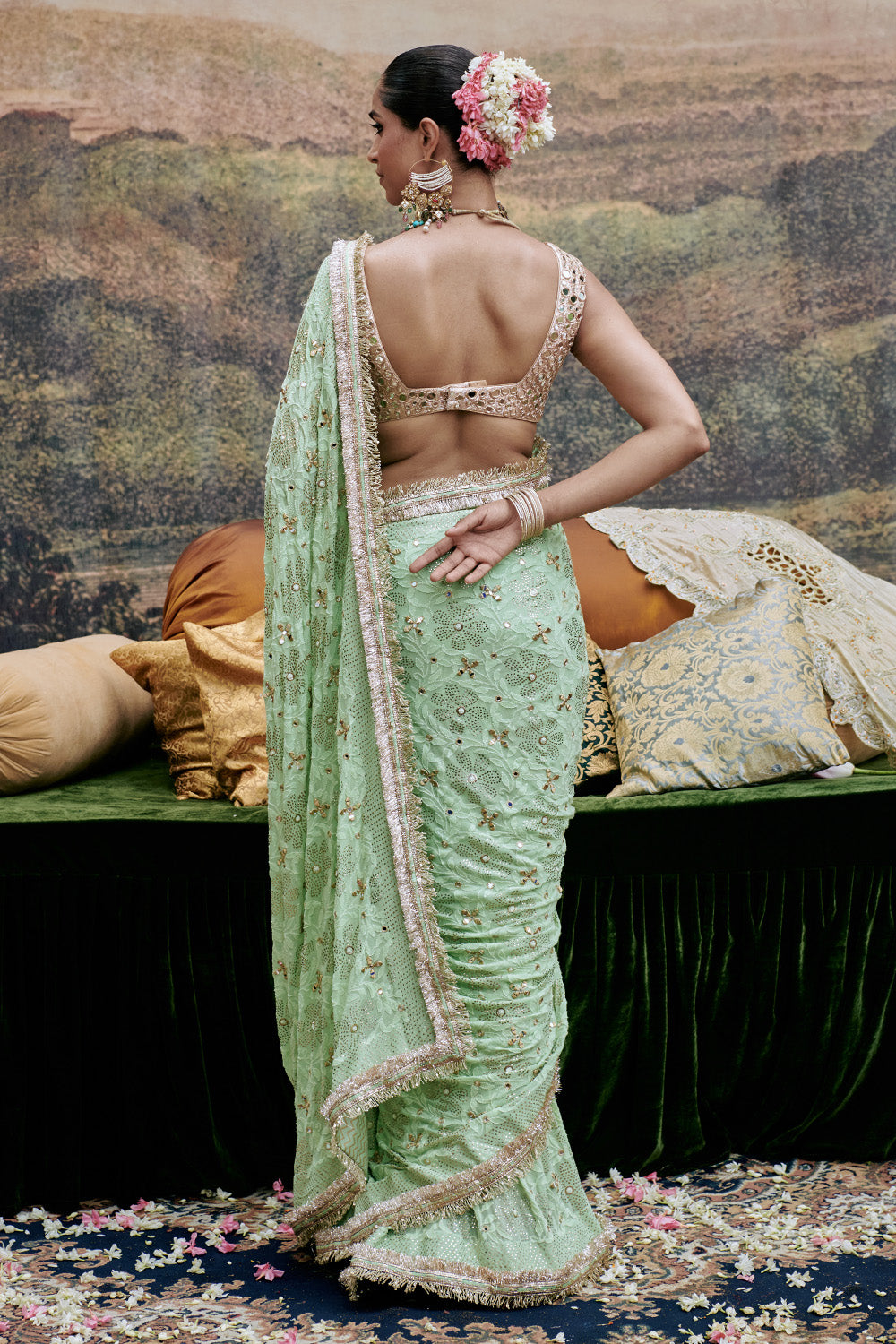 Naayaab Saree