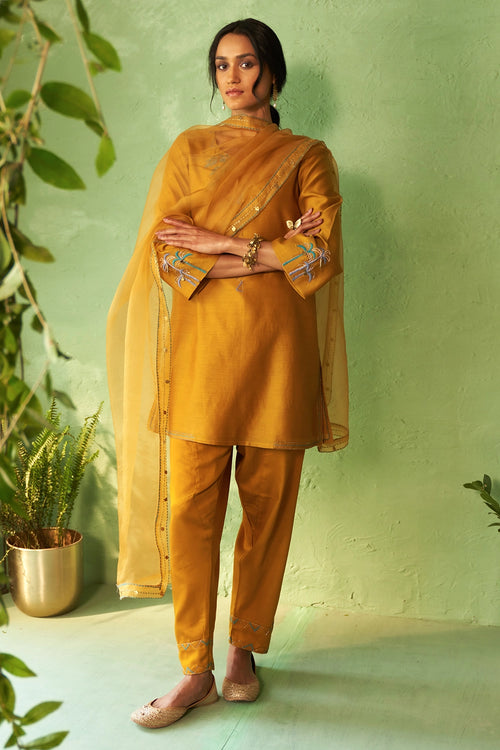 Kinaara Short Kurta Set