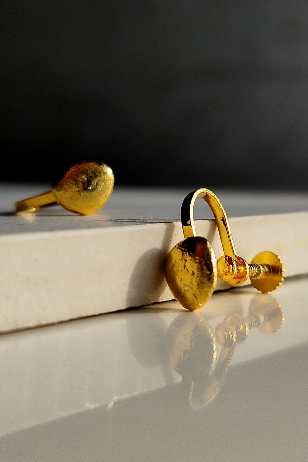 Cera Small Golden Earrings