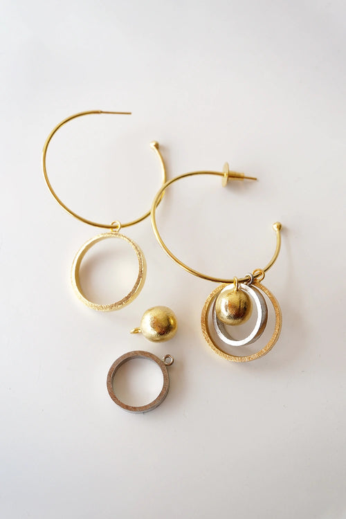 Oura Sphere Golden Earrings
