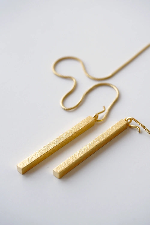 Vela Dash Golden Earrings
