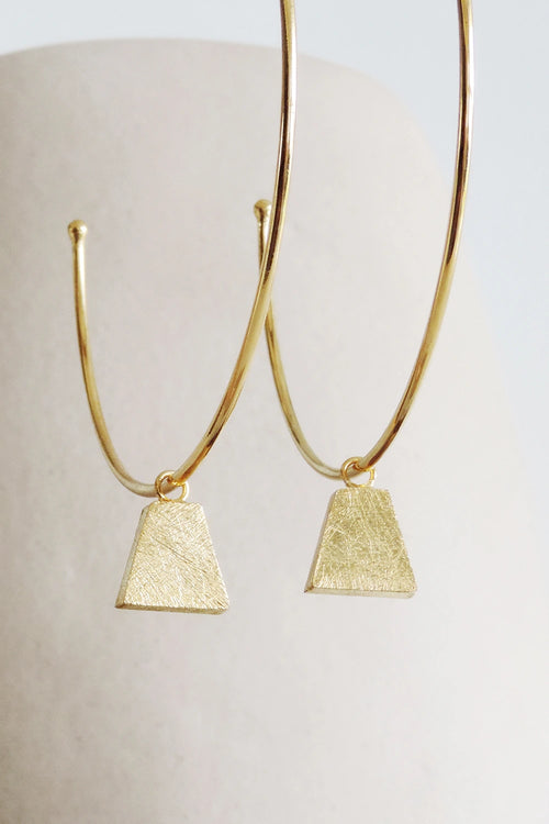 Oura Pyramid Golden Lage Earrings