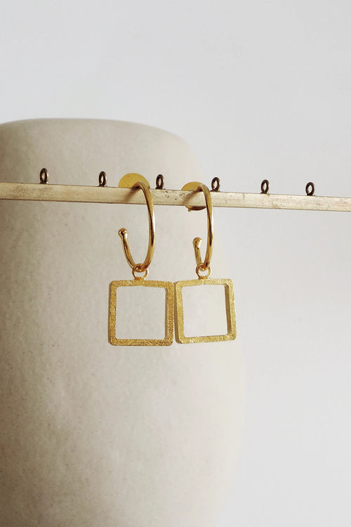 Oura Square Golden Small Earrings