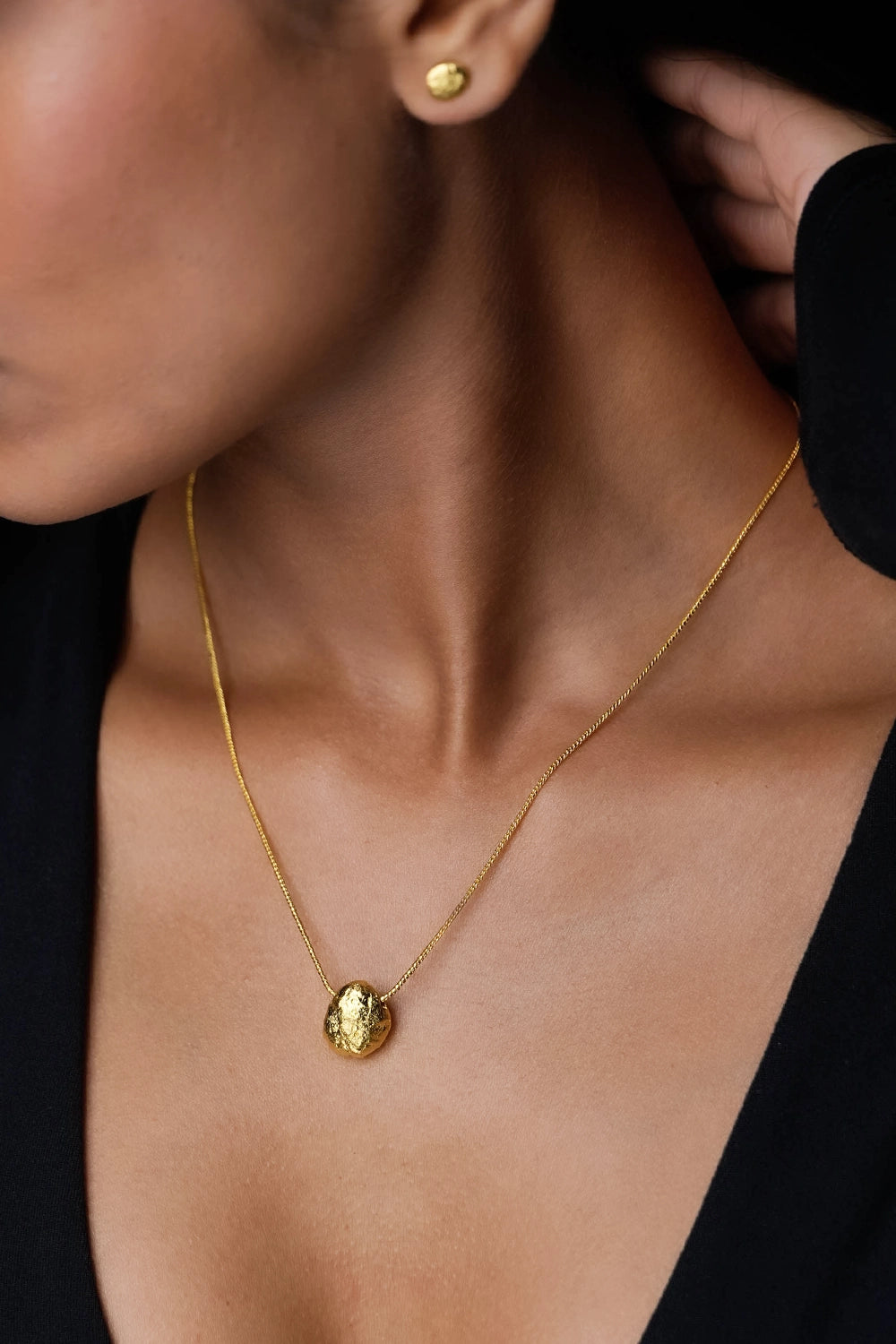 Emi Small Golden Neckpiece