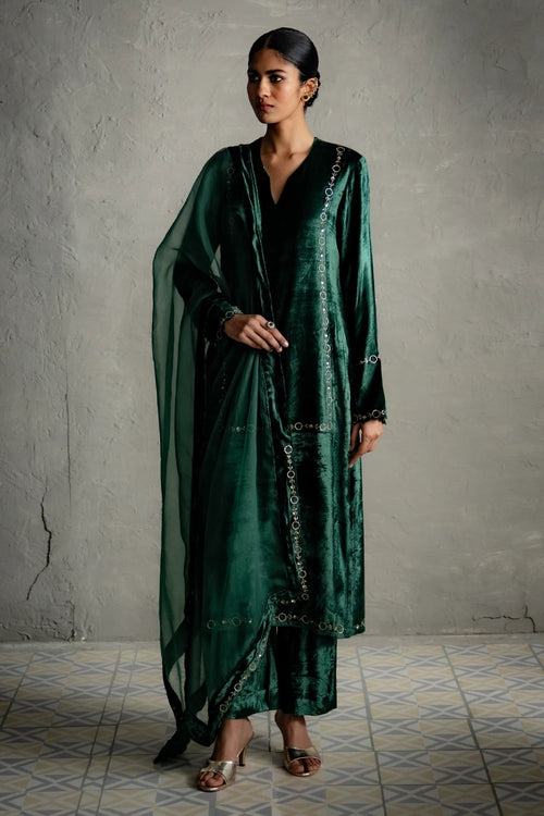 Maaya Velvet Green Kurta Set