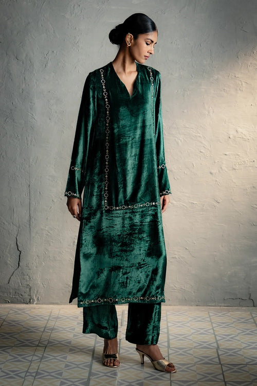 Maaya Velvet Green Kurta Set