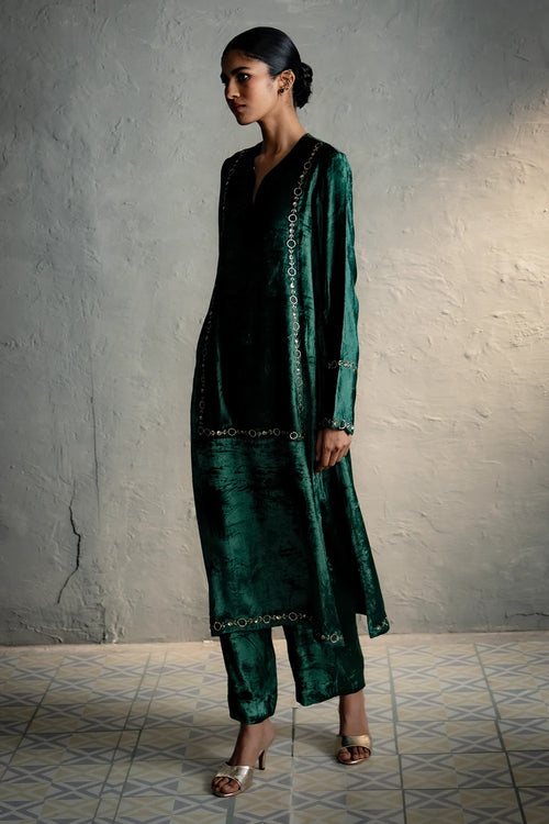 Maaya Velvet Green Kurta Set