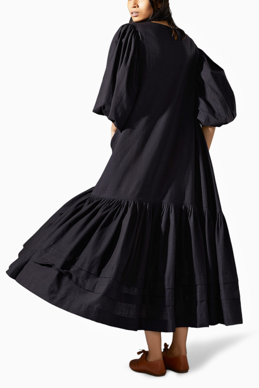 Kaavya Black Dress