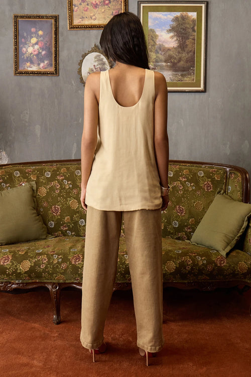 Beige Cloud Top With Sand Jeans