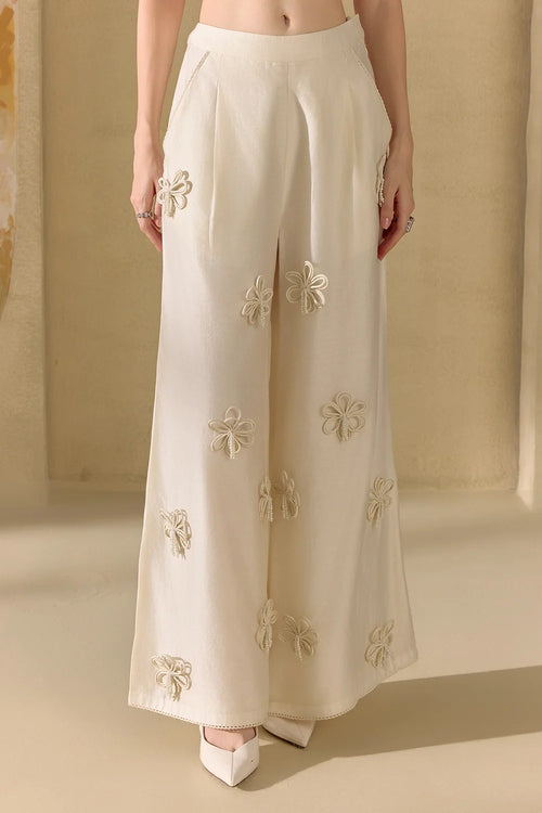 Ivory 3D Daisy Crop Top And Pants Set