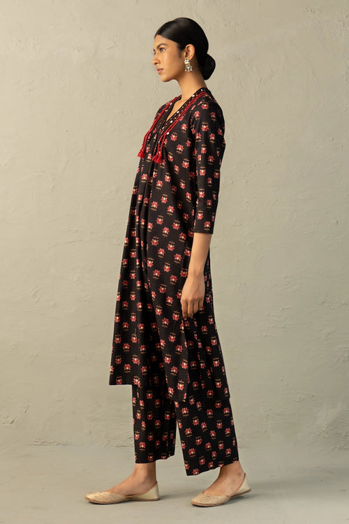 Black Phool Dori V-Neck Kurta Set