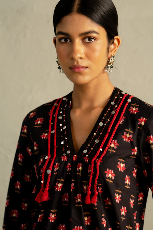 Black Phool Dori V-Neck Kurta Set