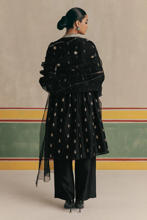 Raat Ki Rani Banarsi Kurta With Pants And Dupatta