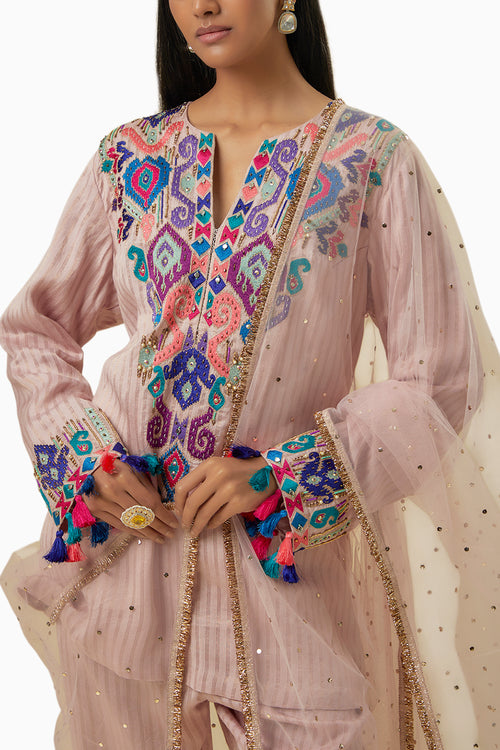 Onion Pink Short Kurta and Jogger Pants with Net Dupatta