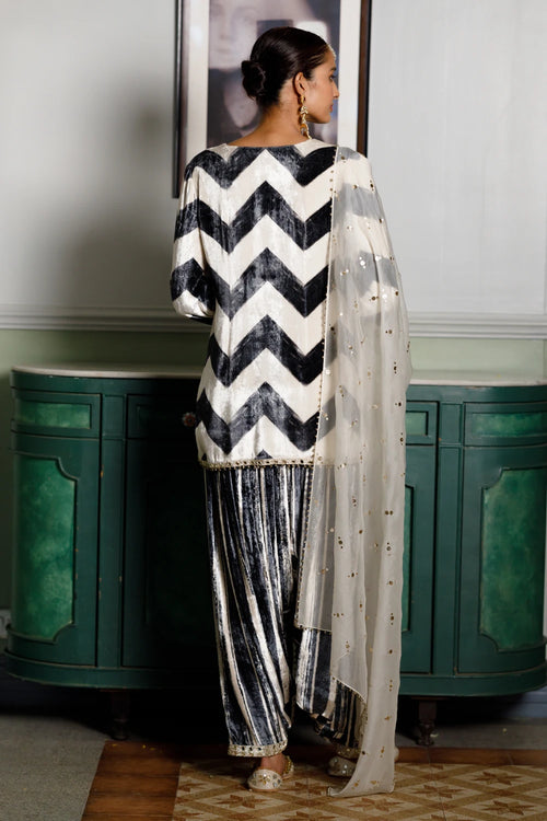 Asfi Black And White Embroidered Kurta And Salwar With Dupatta Set