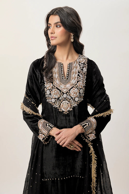 Ziba Black Velvet Embroidered Kurta With Farshi Salwar And
Mukaish Silkmul Dupatta