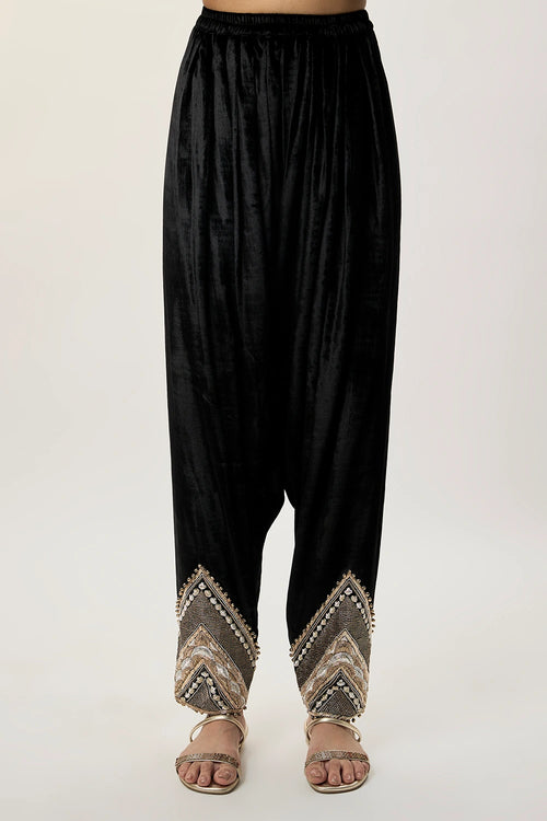 Ziba Black Velvet Embroidered Kurta With Farshi Salwar And
Mukaish Silkmul Dupatta