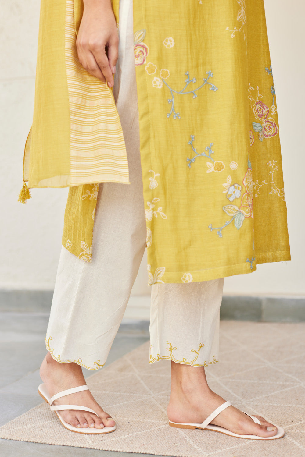 Rue Applique Kurta Set