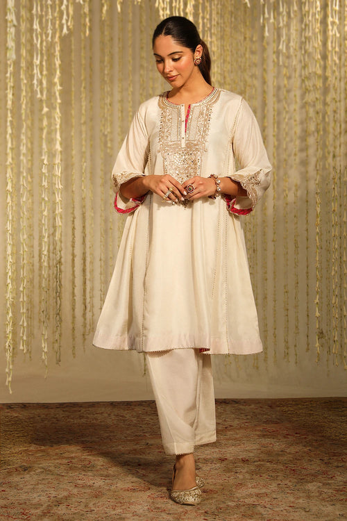 Meher Daisy Ivory Kurta Set