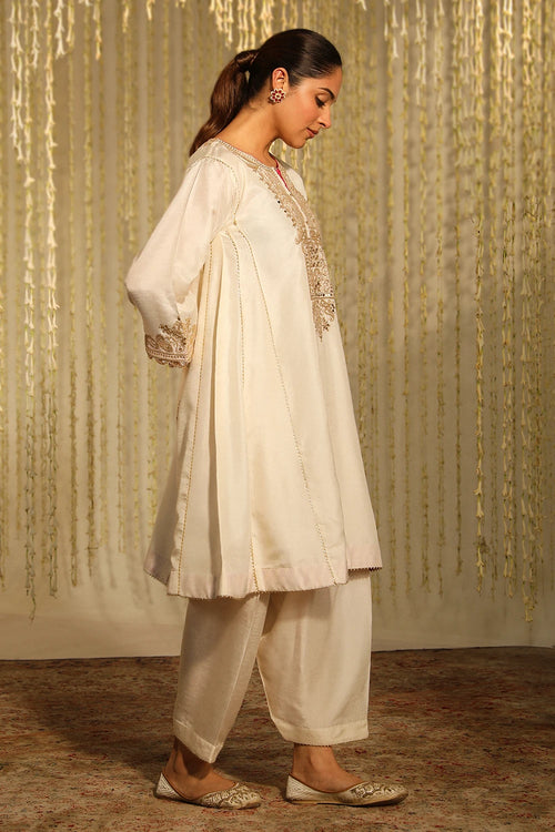 Meher Daisy Ivory Kurta Set