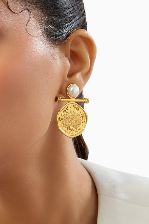 Kamal Pearl Earring