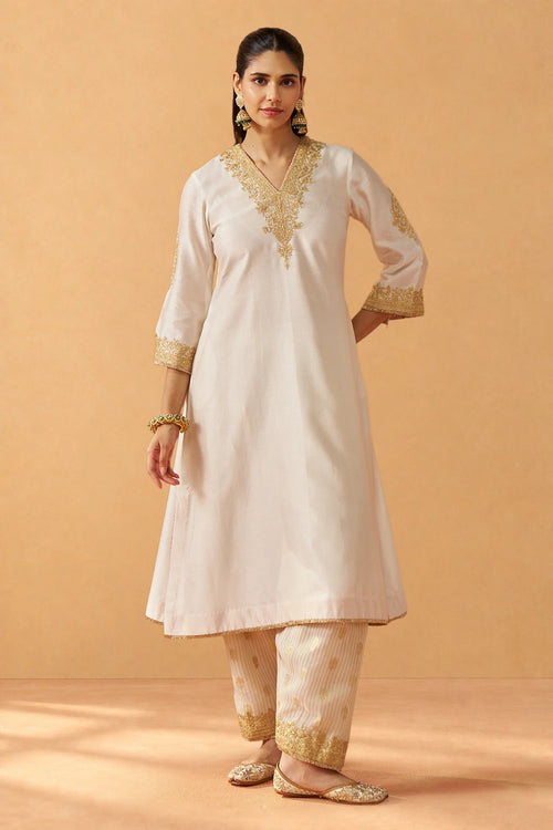 Liana Daisy Chauga with Salwar and Dupatta