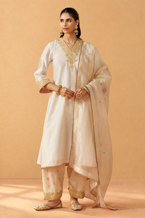 Liana Daisy Chauga with Salwar and Dupatta