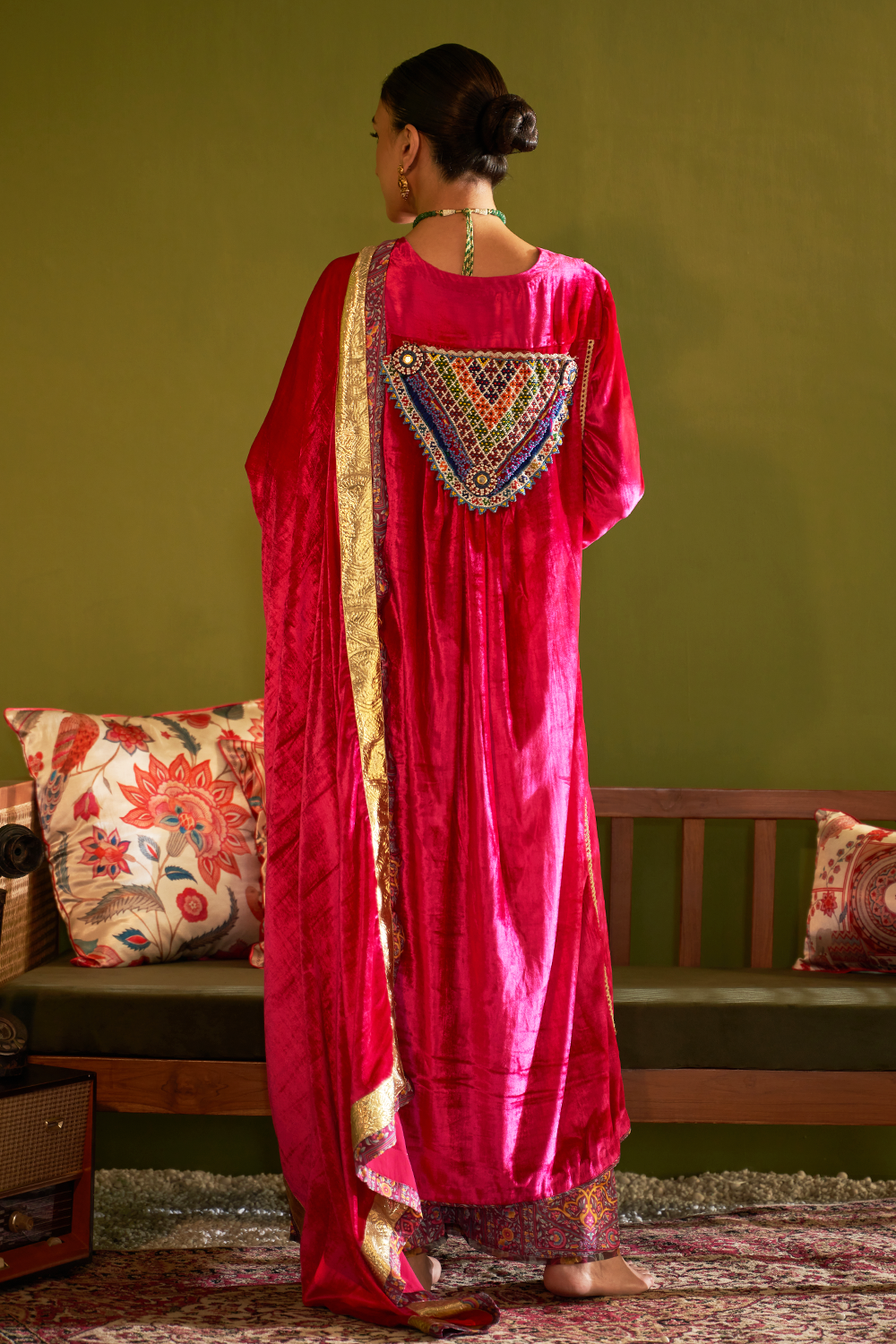 Ruhani Gulaab Velvet Phiran Set