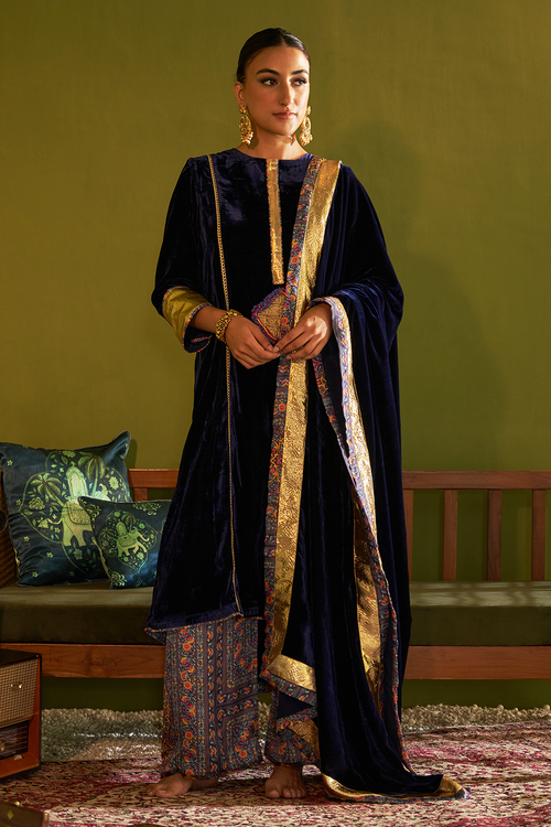 Ruhani Neel Velvet Phiran Set
