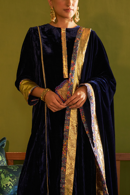 Ruhani Neel Velvet Phiran Set