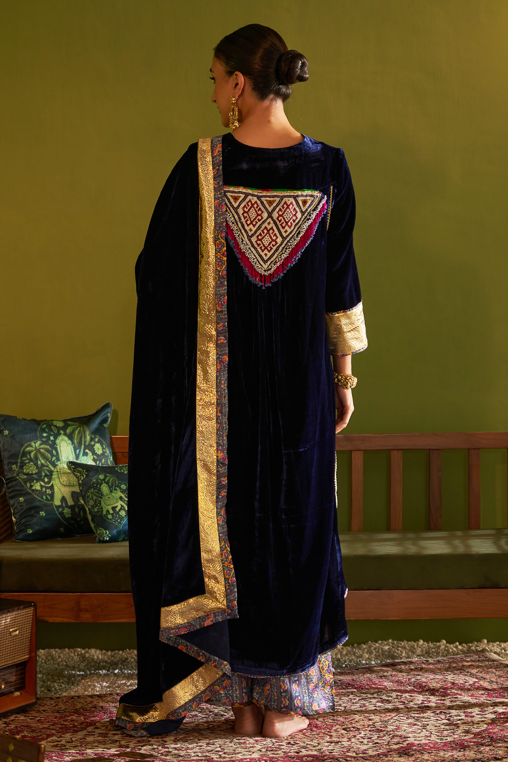 Ruhani Neel Velvet Phiran Set