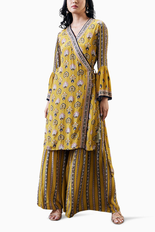 Sarouk Embroidered Angarkha Set