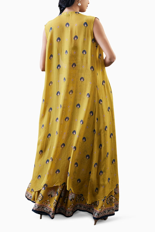 Sarouk Embroidered Co-ord Set With Jacket