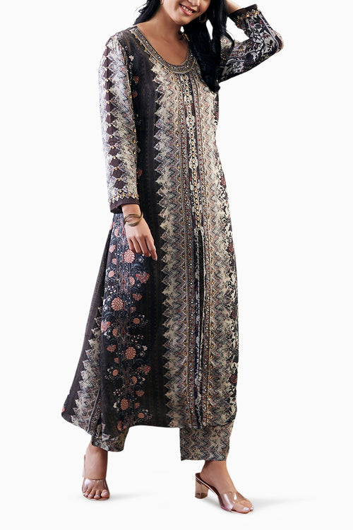 Dilara Embroidered Kurta Set