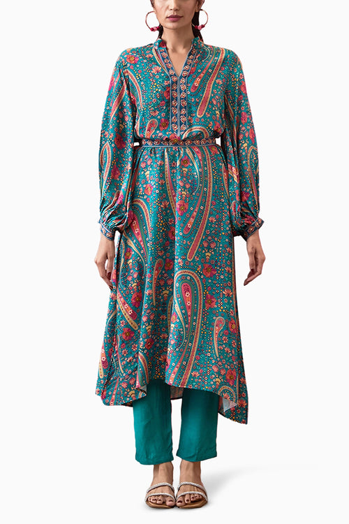 Qala Embroidered Kurta Set With Belt