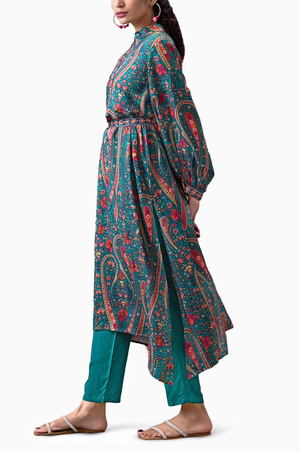 Qala Embroidered Kurta Set With Belt