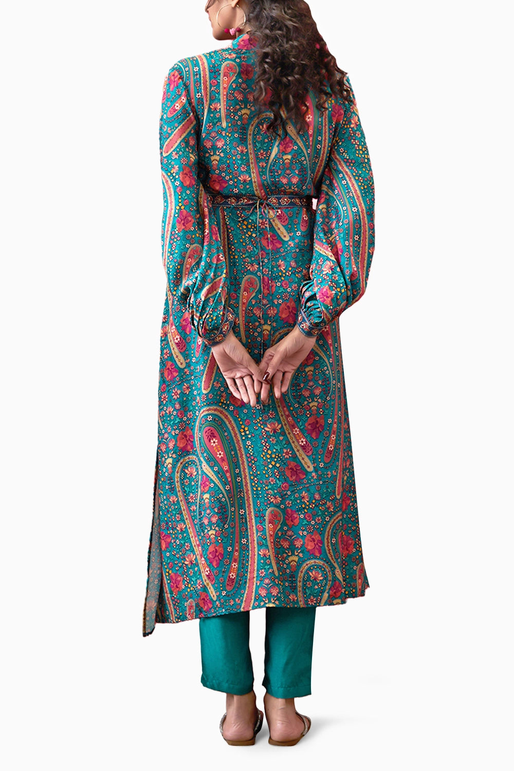 Qala Embroidered Kurta Set With Belt