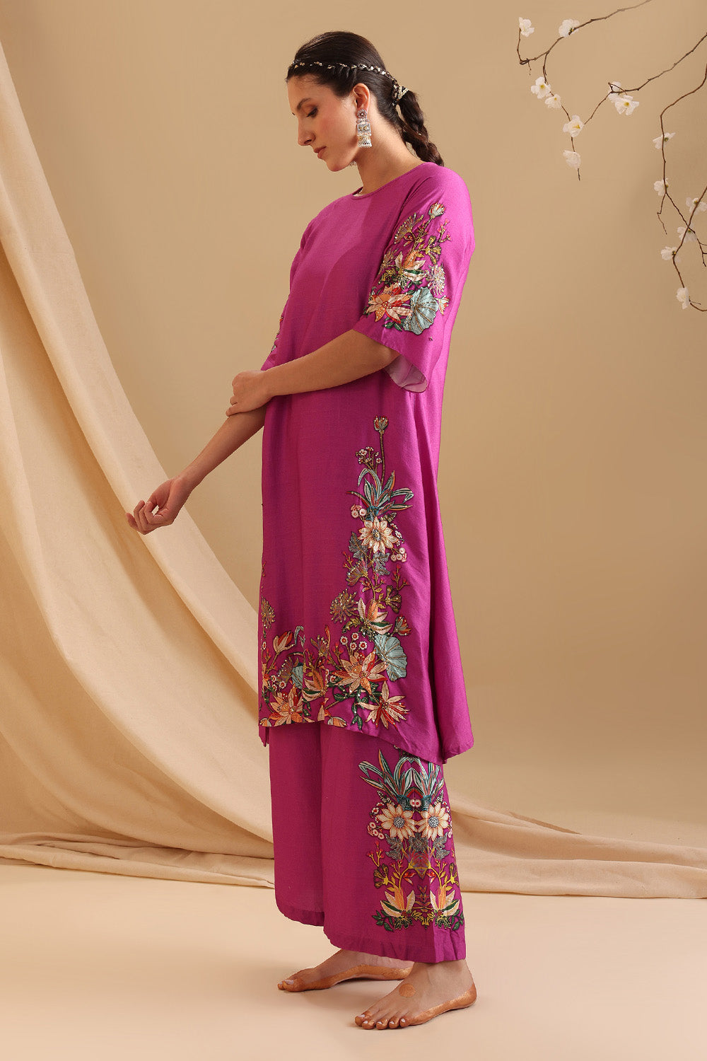 Aarani Embroidered Kurta Set