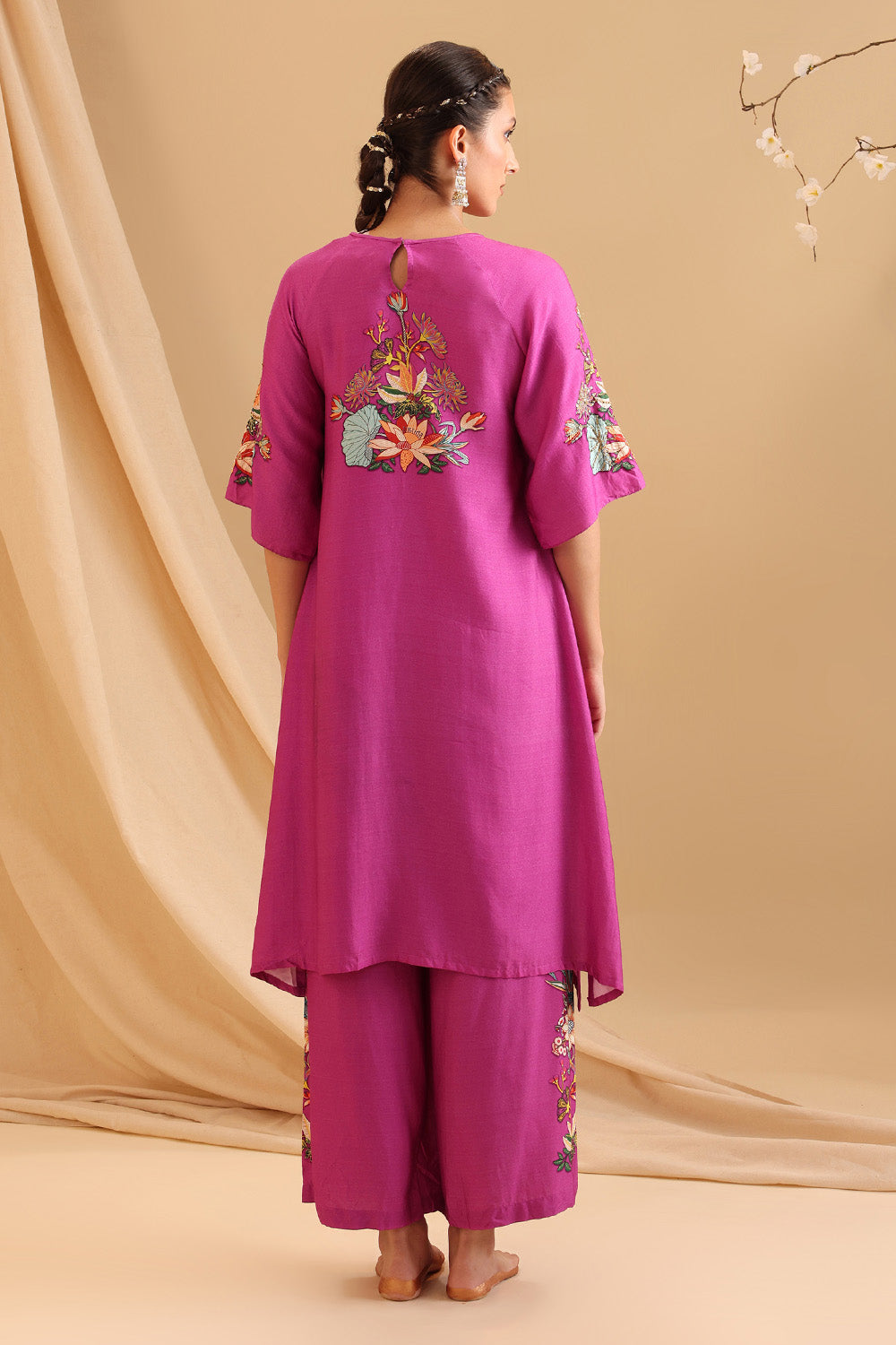 Aarani Embroidered Kurta Set