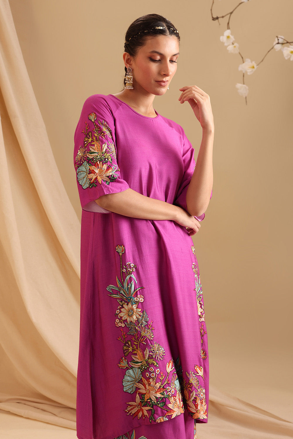 Aarani Embroidered Kurta Set