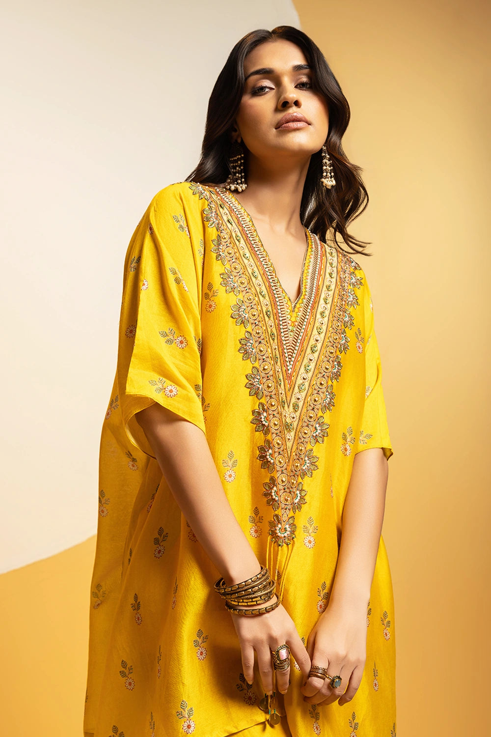 Taarani Embellished V-Neck Kurta Set